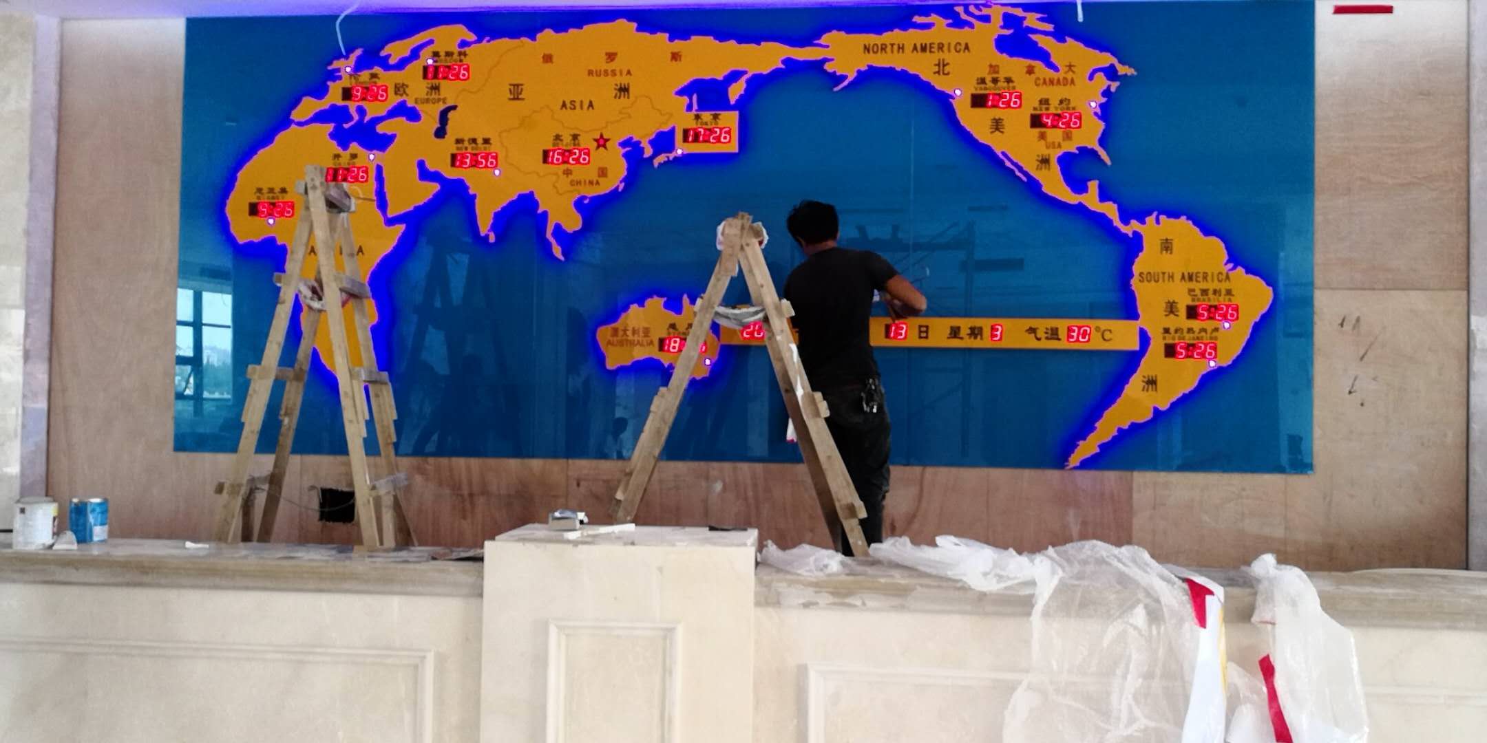 創(chuàng)新立體世界地圖外型世界時間LED數(shù)字時鐘/大廳墻面世界地圖鐘